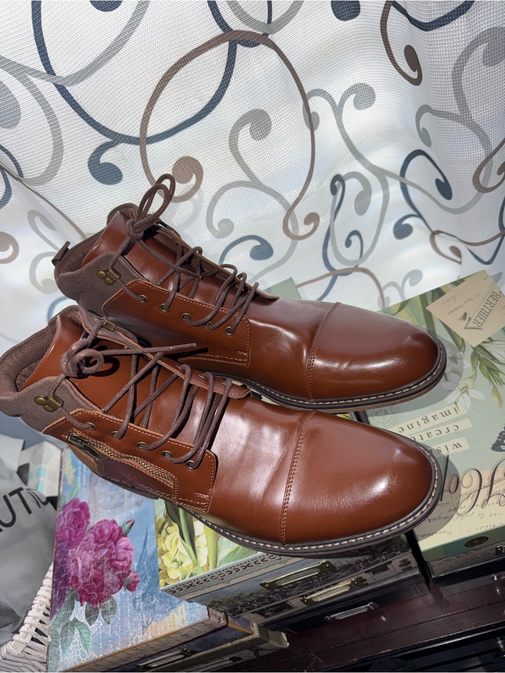 Guess Men's Chestnut Brown Leather Chukka Boots